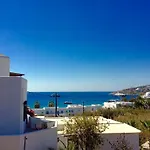 Manos Πλατύς Γιαλός