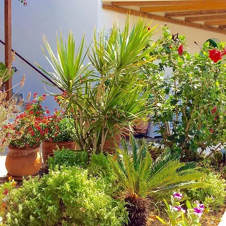 Manos Apartamento Platis Gialos