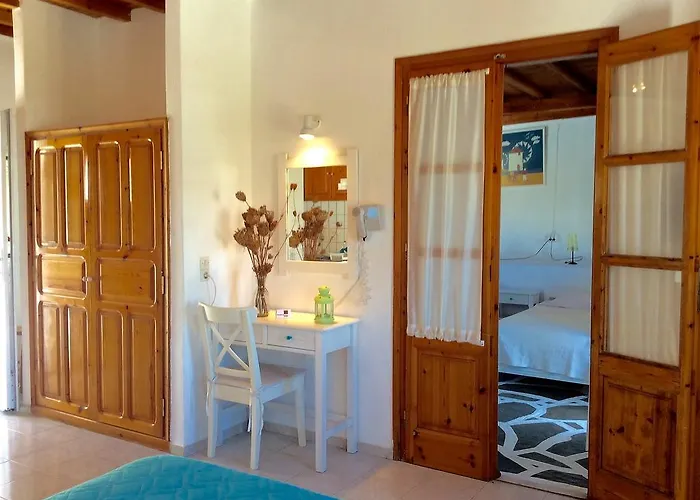 Manos * Platys Gialos (Mykonos)